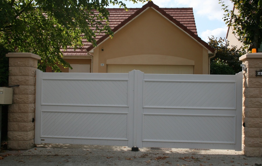 Nos mod&egrave;les de portails PVC &agrave;&nbsp;Dieppe